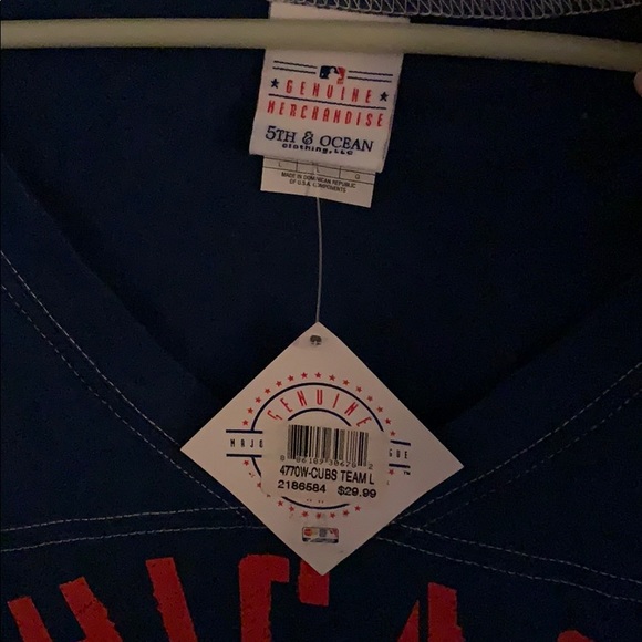 Women’s Chicago Cubs V-Neck Shirt - Picture 3 of 3